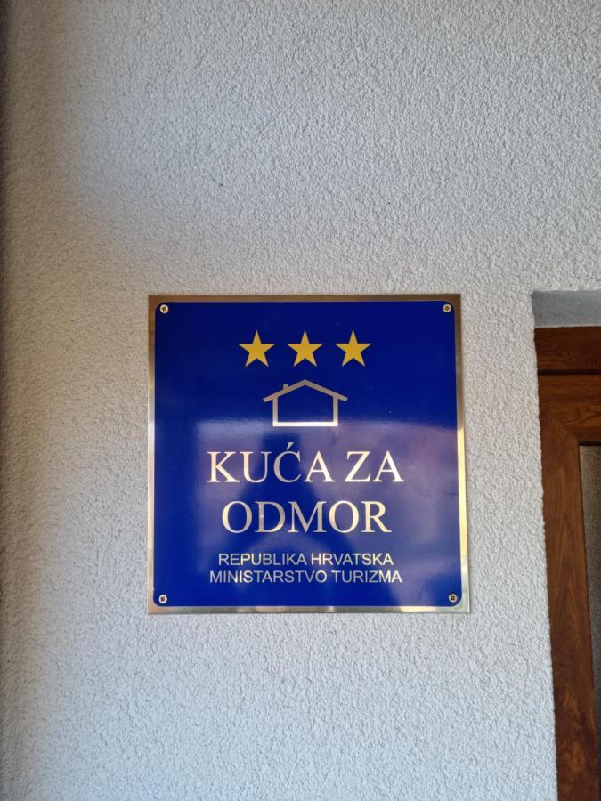 הוילה Kutjevo Kuca Za Odmor Baron מראה חיצוני תמונה
